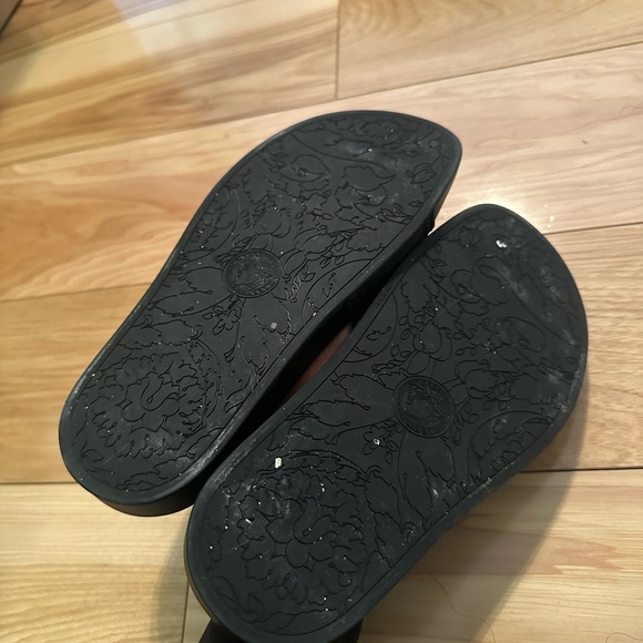 100% Authentic VERSACE Palazzo Pool side slides - Picture 5 of 5